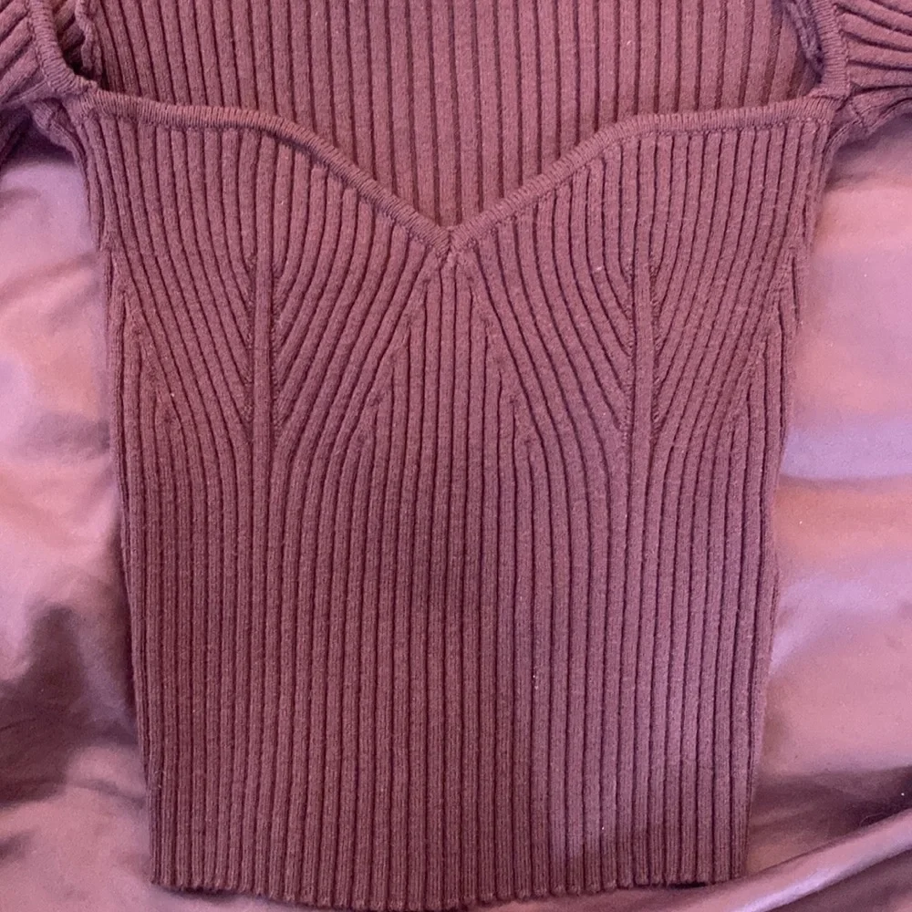 URBAN OUTFITTERS Uo Juliet Portrait Sweater